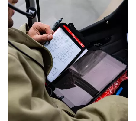 Plancheta de vuelo CAVOK negra para tablets hasta 11"