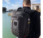 Mochila MATT Black Line ligera y coqué termoformada