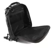 Mochila MATT Full Black ligera, coqué y compacta