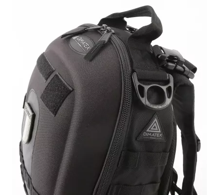 Mochila MATT Full Black ligera, coqué y compacta