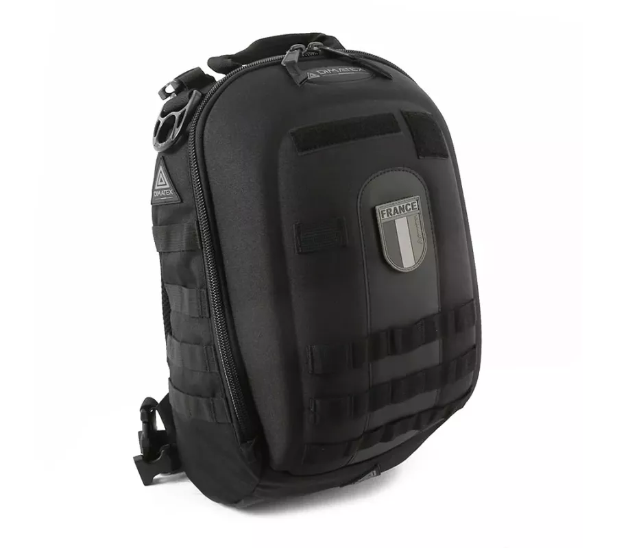 Mochila MATT Full Black ligera, coqué y compacta