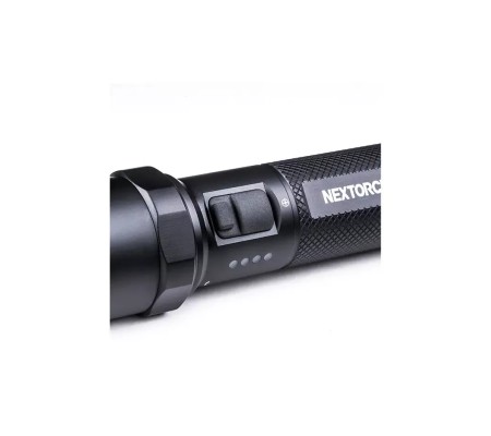 Linterna táctica NEXTORCH P81B de 3700 lúmenes