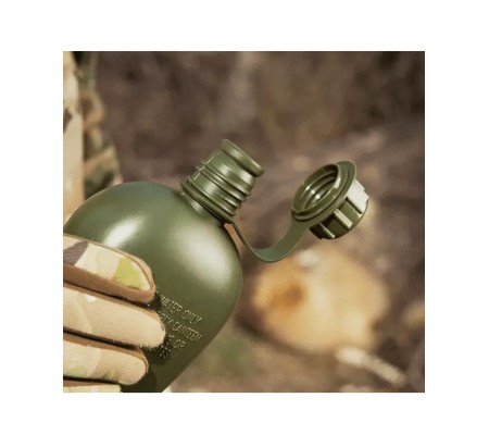 Botella de agua de plástico